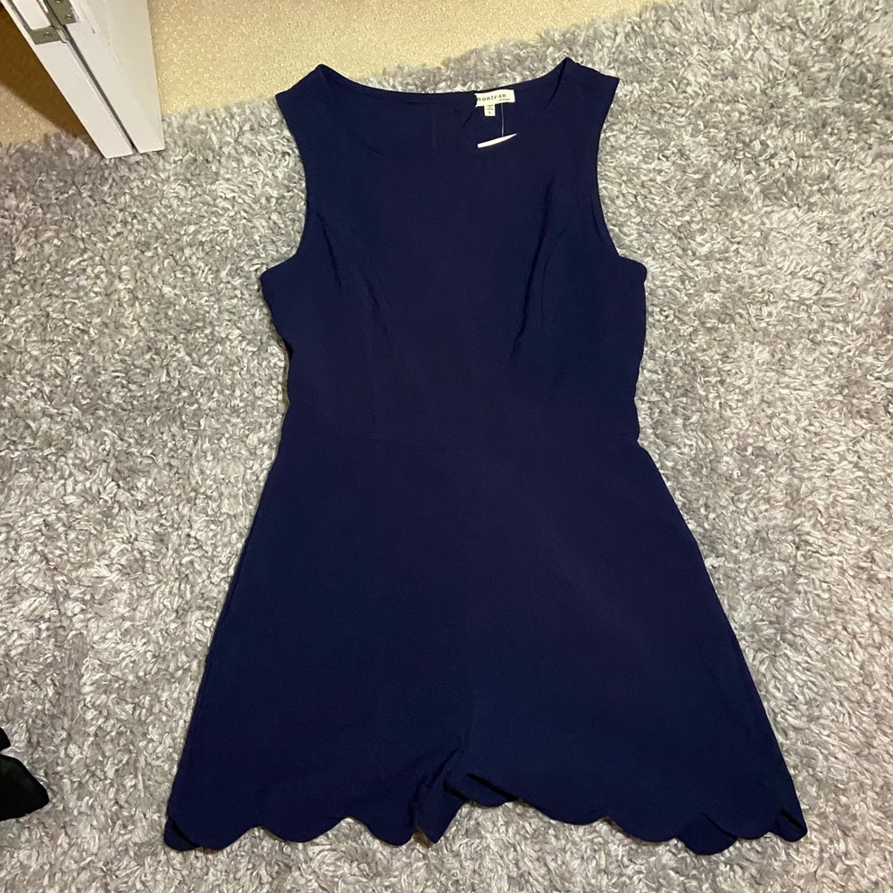 Scalloped navy romper with keyhole back